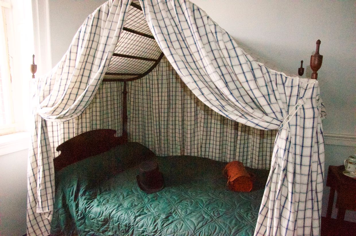 A private bed in the new building, which could be closed for privacy and warmth