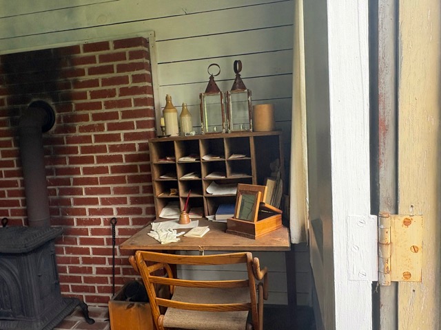 93) Officers Hut: Desk